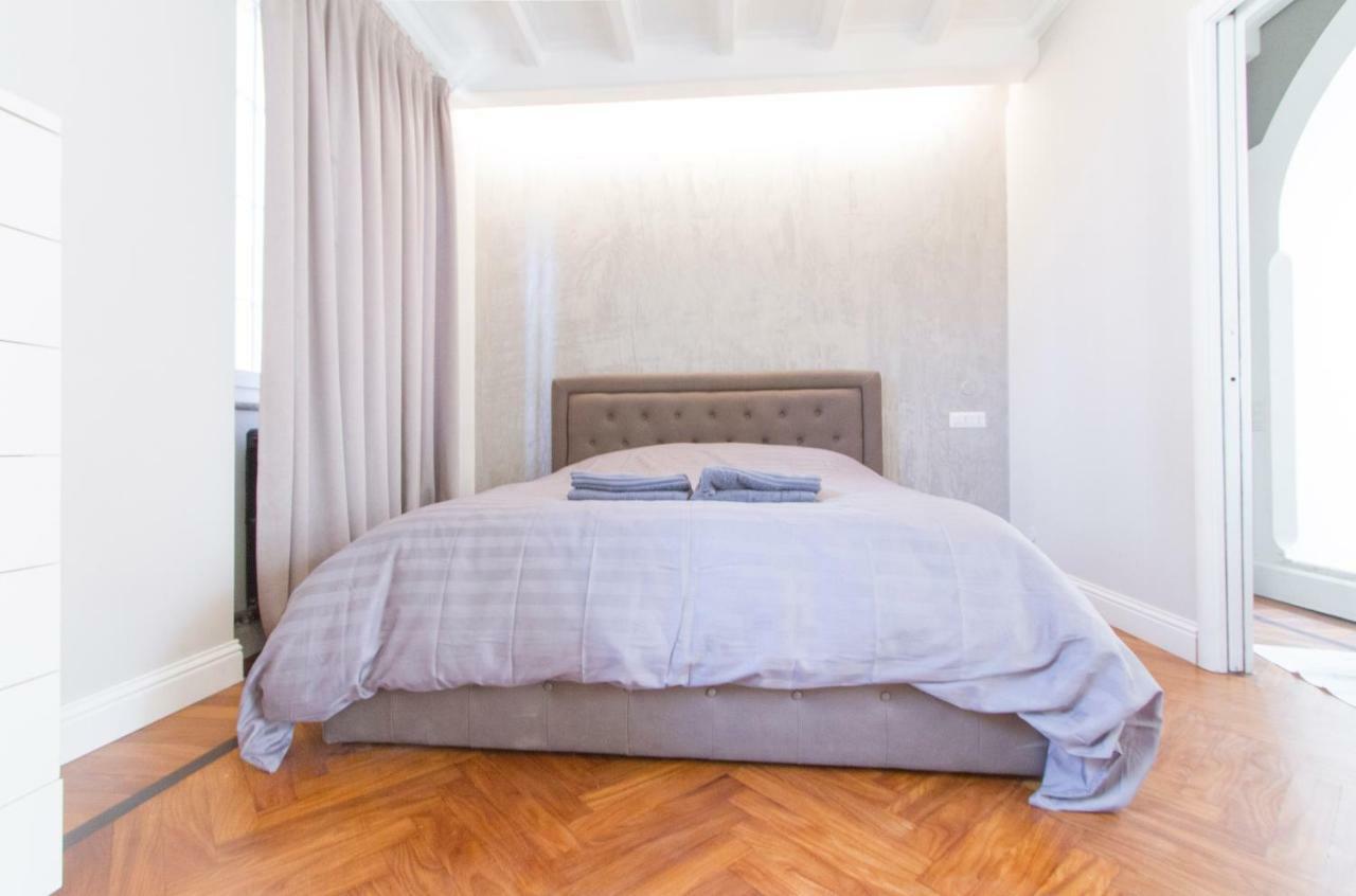 Elegante E Completamente Arredato In Duomo Apartamento